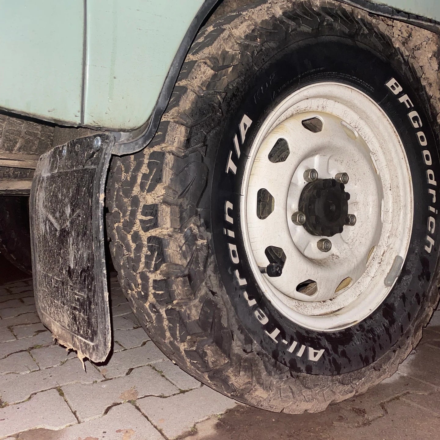 Schmutzabweiser UAZ (Komplett Set) vorne und hinten